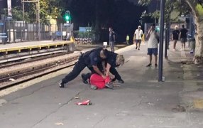 Grave: Detuvieron a un hombre que llevaba una granada en la Estación Flores en C.A.B.A.