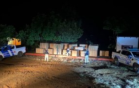 Prefectura Naval Argentina Naval Argentina incautó un cargamento millonario de tabaco en Misiones