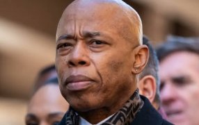 Estados Unidos: Acusan al Alcalde de Nueva York Eric Adams de cinco cargos vinculados con corrupción pública