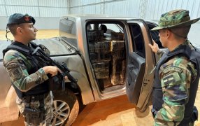 Misiones: Prefectura Naval Argentina decomisó más de tres toneladas de marihuana y detuvo a tres involucrados, la droga está valuada en más de 9.500 millones de pesos