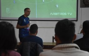 Apóstoles fomenta la excelencia en el arbitraje con su Escuela Municipal