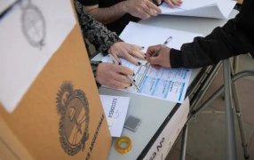 Además, Legislativas en Corrientes: Súper domingo electoral, Tucumán y San Luis renuevan Gobernador y Mendoza va por las PASO