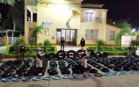Operativo Mangal: Prefectura Naval Argentina incautó un cargamento millonario de neumáticos en Formosa