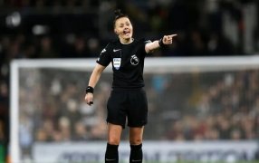 Rebecca Welch se convierte en la primera mujer en ser árbitra de un partido de Premier League