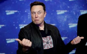 Elon Musk cerró la compra de Twitter y despidió a varios altos ejecutivos de la red social