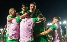Torneo Apertura: Con doblete de Nasif, Banfield superó con autoridad a Newell's Old Boys por 3 a 0, en un partido correspondiente a la segunda fecha