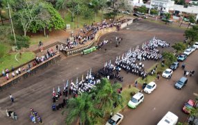 Apóstoles: Se realizó el acto del Día Mundial del Medio Ambiente, fue en la Plaza Manuel Belgrano, donde alumnos de los séptimos grados de la instituciones educativas realizaron la Promesa de Lealtad a la fecha conmemorativa