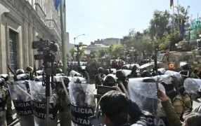 El Presidente de Bolivia, Luis Arce, asegura que el país enfrenta un "intento de golpe de Estado"