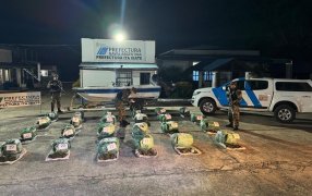 Corrientes: Prefectura Naval Argentina secuestró un cargamento de más de 320 kilos de cogollos, la droga está valuada en más de 694 millones de pesos