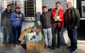 Equipos de mate y yerba mate para estudiantes de la UNNE