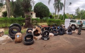 Misiones: En un procedimiento, Gendarmería Nacional logró la incautación de ciento treinta y dos cubiertas, en el marco de la Ley de Contrabando