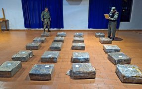 Gendarmes secuestraron 650 kilos de marihuana: Una camioneta que evadió un control, en su fuga, terminó indicando el lugar en donde acopiaban el estupefaciente
