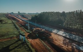 Trabajos en varios frentes de obra: La Ruta Nacional N° 105 mucho más cerca de la duplicación completa