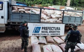 Misiones: Prefectura Naval secuestra más de nueve toneladas de soja que iban a ser exportadas ilegalmente al Brasil, sin aval aduanero