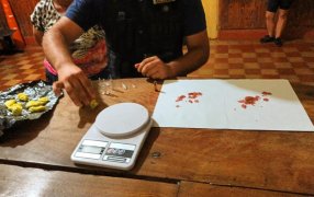 Detuvieron a una presunta dealer y le incautaron marihuana fraccionada