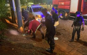 Apóstoles: Bomberos de la Policía de Misiones con los recaudos necesarios capturaron una víbora especie “yarará crucera” de gran tamaño y fue entregada para su reubicación en su hábitat natural