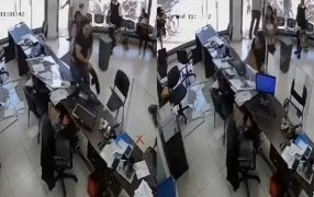 Posadas: Se cansó por la falta de respuestas y destrozó parte de una oficina de Energía de Misiones