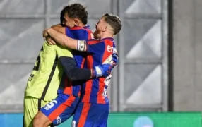 San Lorenzo de Almagro sufrió de más con Sportivo Las Parejas de Santa Fe pero pasó por penales y sigue en la Copa Argentina