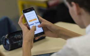 En la Ciudad Autónoma de Buenos Aires los estudiantes ya no podrán usar el celular en la escuela