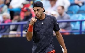 Tenis: Francisco Cerúndolo en el duelo de argentinos, venció a Federico Coria por 6-3 y 6-3 y está en las semifinales del ATP 250 de Bastad