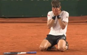 Tenis: Tomás Etcheverry avanzó a cuartos de Roland Garros 2023, y es la única esperanza argentina tras la eliminación de Francisco Cerúndolo