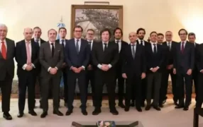 El Presidente Javier Milei se reunió con empresarios en la embajada argentina en Madrid