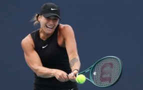 Tenis: La bielorrusa Aryna Sabalenka debutó con triunfo en el Masters 1000 de Miami, a días de la repentina muerte de su ex novio