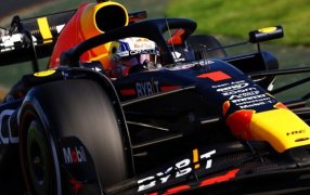 Fórmula 1: Max Verstappen con Red Bull ganó el accidentado GP de Australia, escoltado por Lewis Hamilton y Fernando Alonso