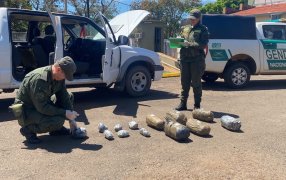 Misiones: Dos personas que se dirigían a Córdoba cargaban con cocaína y marihuana en su vehículo, el estupefaciente se encontraba oculto debajo del asiento trasero