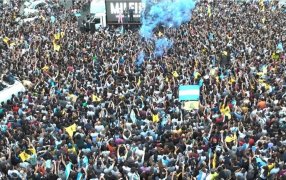 Javier Milei visitó Rosario, frente a miles de militantes de su partido antes del balotaje: “No se dejen llevar por el miedo porque paraliza”