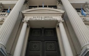 Las consultoras que releva el BCRA pronosticaron una inflación de casi 100% para este año y el próximo