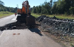 Misiones: Ejecutan tareas de bacheo profundo sobre la Ruta Provincial Nº 2, tramo que va desde el Paraje “La Corita”, en el Municipio de Santa María, hasta la localidad de Itacaruaré