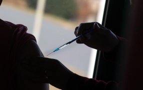 Hay una ola a nivel global: Los casos de COVID-19 se duplicaron la última semana en el país