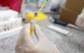 En la Universidad de La Plata, avanza la construcción de una planta de medicamentos sociales