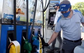 Para compensar costos, YPF aumenta sus combustibles 4%, así quedaron los precios