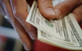 Fin del Impuesto PAIS: Cómo conviene pagar las vacaciones en el exterior tras los nuevos cambios del Gobierno