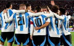 En una noche llena de emociones y con un doblete de Messi, Argentina goleó 3 a 0 a Venezuela por Eliminatorias