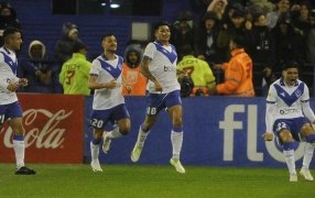 Liga Profesional de Fútbol: Vélez Sarsfield y un triunfazo ante River Plate, por la Copa de la Liga Profesional de Fútbol, el Fortín superó por 2 a 0 al Millonario