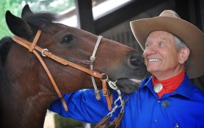 Una leyenda del adiestramiento sin violencia: Llega a la Argentina el hombre que habla el idioma de los caballos