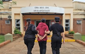 Apóstoles: Captada en cámaras, arrestaron a cajera de 43 años que cobraba y se quedaba con el dinero, la empleada habría sustraído en varias ocasiones y la suma sería aproximadamente a los  600 mil pesos