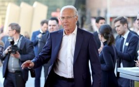 Alarma en el fútbol mundial por la salud del Franz Beckenbauer