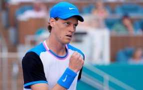 Tenis: El italiano Jannik Sinner implacable al derrotar con autoridad al búlgaro Grigor Dimitrov en la final, del Masters 1000 de Miami