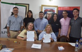 Firma del convenio marco entre el Municipio de Apóstoles y La Universidad Popular de Misiones