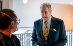 Atacan a Paul Pelosi, esposo de la presidenta de la Cámara de Representantes de EE.UU. Nancy Pelosi, con un martillo en su casa en San Francisco