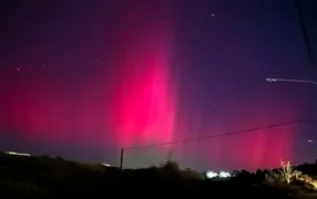 Tormenta solar provoca inéditas auroras australes en Ushuaia y la Antártida