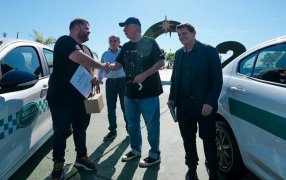 Programa Provincial Ahora Taxi: El Ministro de Hacienda Adolfo Safrán acompañó al Gobernador Hugo Passalacqua en una nueva entrega de vehículos en la ciudad de Posadas