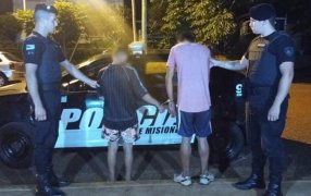 Apóstoles: Se hallaban en estado de ebriedad y molestaban a los transeúntes, fueron detenidos