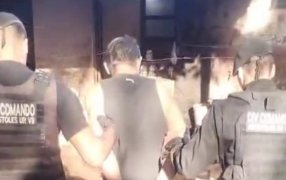 Apóstoles: Tras amenazar a su madre, intentó ocultarse de la Policía de la provincia de Misiones en la copa de un árbol, fue detenido