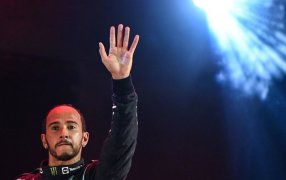 El pase del año en la Fórmula 1 es oficial: Lewis Hamilton deja Mercedes a fin de temporada y en 2025 correrá con Ferrari