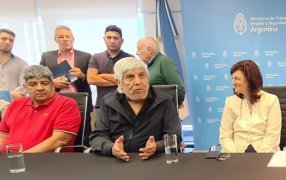 Camioneros acordó un aumento de 107% para el 2022 en las paritarias